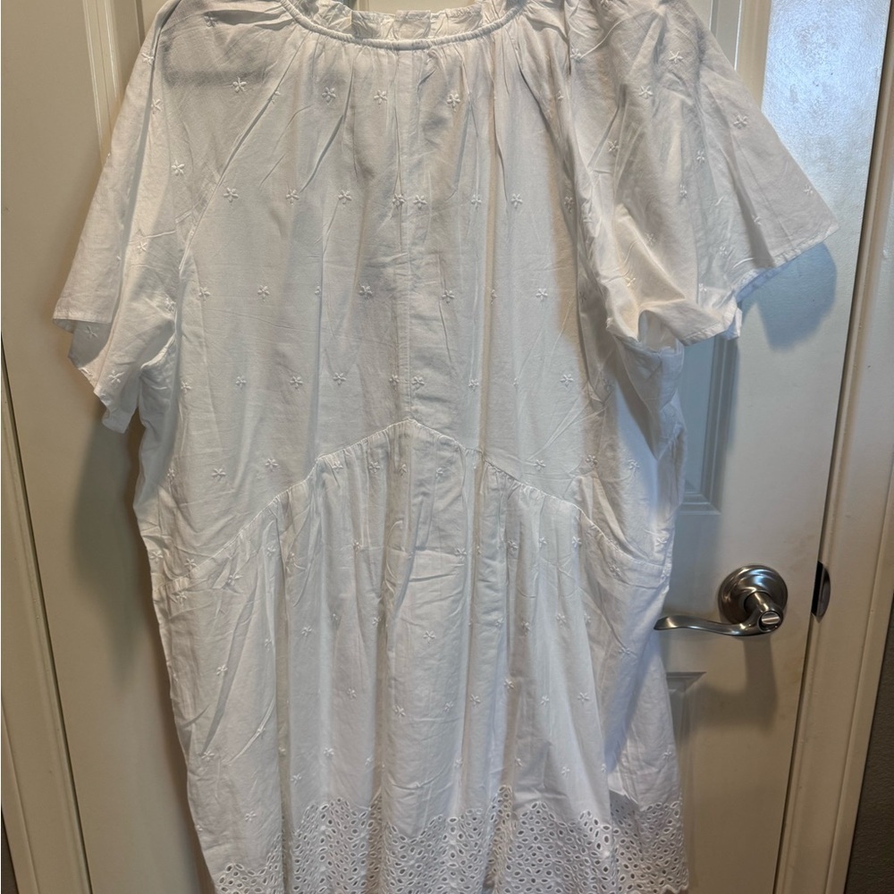 Old Navy White Eyelet mini swing dress - Picture 5 of 8